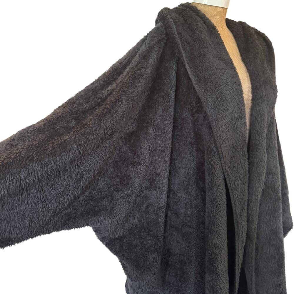 NETFLIX X UNHIDE No Fur All Chill Shleepy Binger Blanket Robe Black Hoody Cozy - Picture 11 of 12